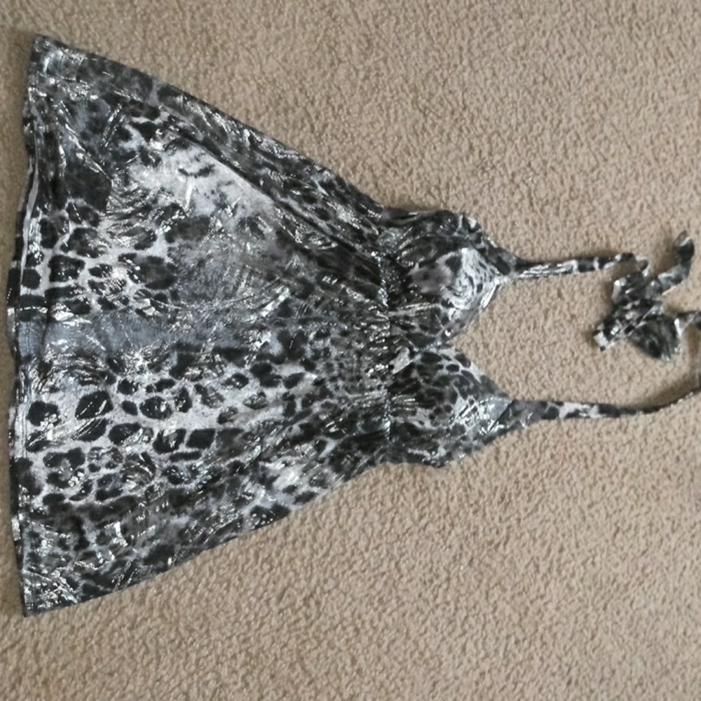 Rue21 womens leopard animal print club top